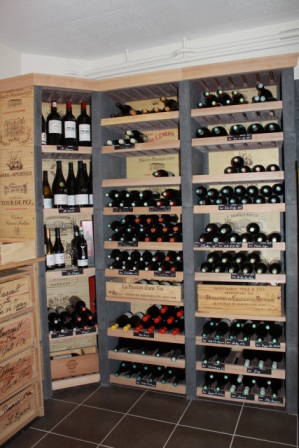 amenagement de cave en angle avec le systeme vineaconcep